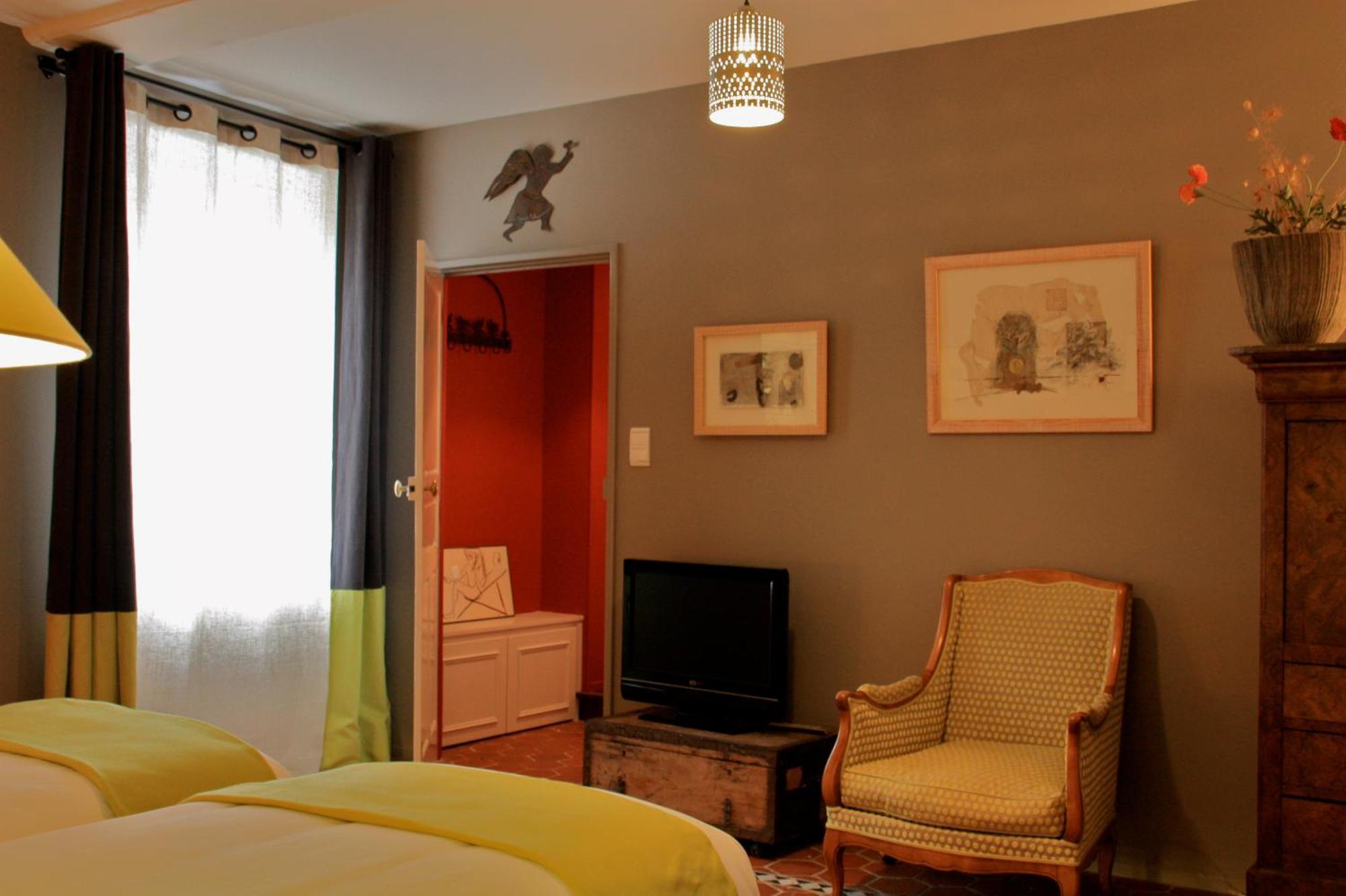 Bed and Breakfast L'Atelier Du Relais Laives Екстер'єр фото