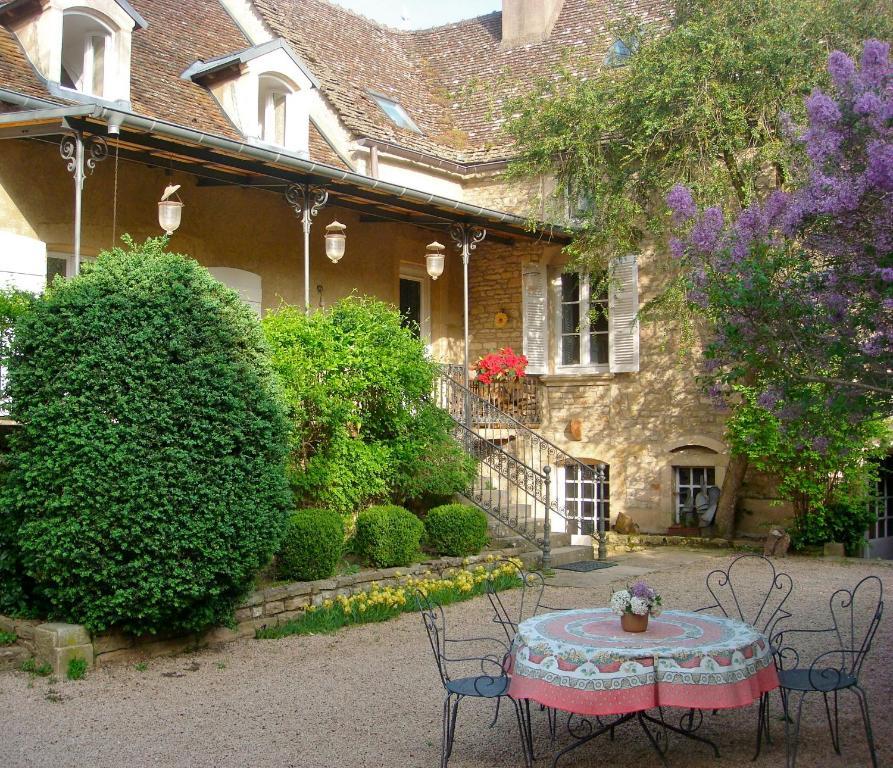 Bed and Breakfast L'Atelier Du Relais Laives Екстер'єр фото